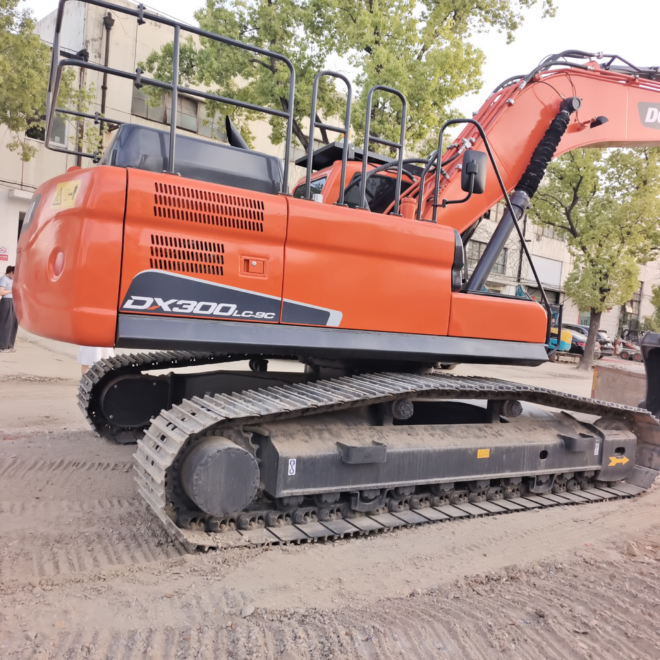 DOOSAN DX 300 LC - 9C - Гусеничный экскаватор: фото 1 DOOSAN DX 300 LC - 9C - Гусеничный экскаватор: фото 1