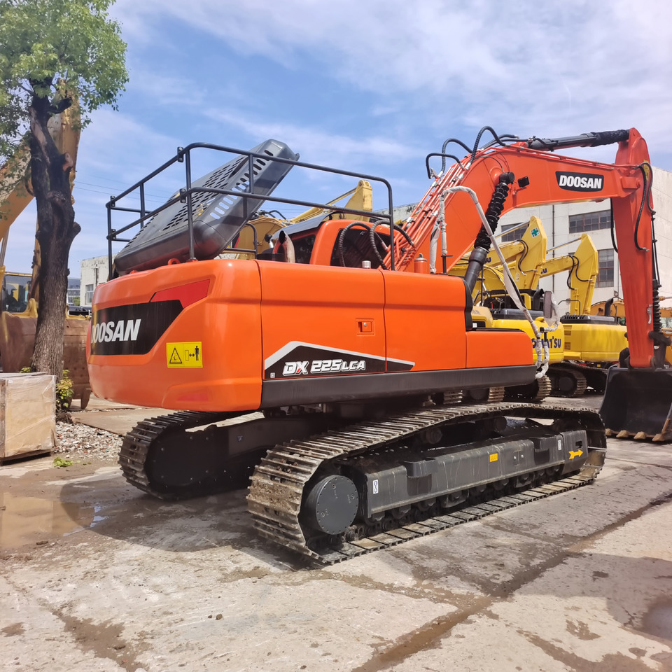 DOOSAN DX225 - Гусеничный экскаватор: фото 1 DOOSAN DX225 - Гусеничный экскаватор: фото 1