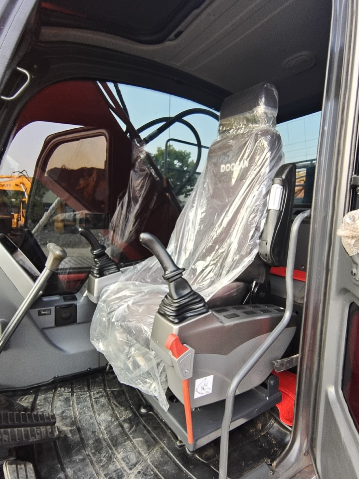 DOOSAN DX225LC-9C - Гусеничный экскаватор: фото 2 DOOSAN DX225LC-9C - Гусеничный экскаватор: фото 2