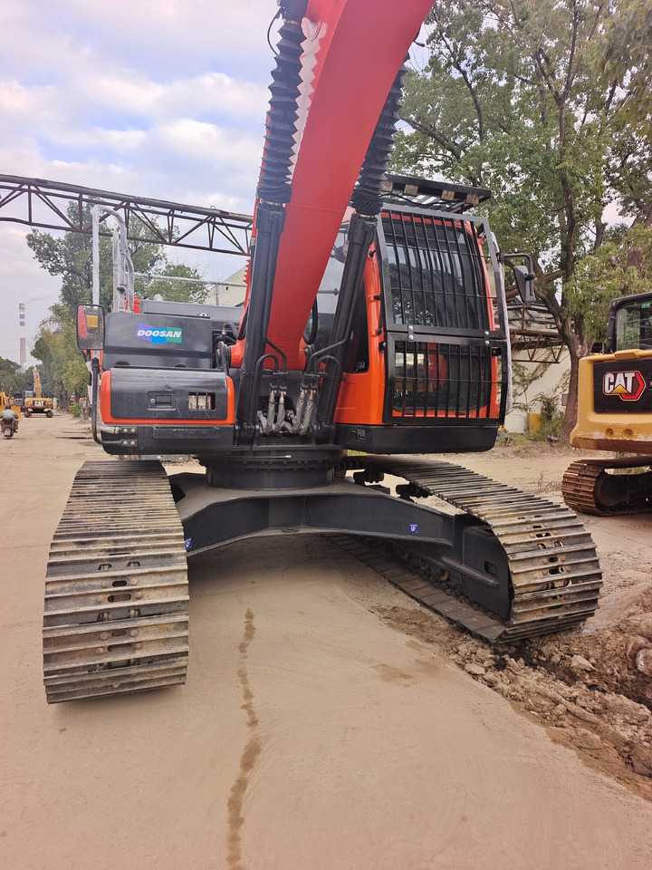 DOOSAN DX225LCA - Гусеничный экскаватор: фото 3 DOOSAN DX225LCA - Гусеничный экскаватор: фото 3