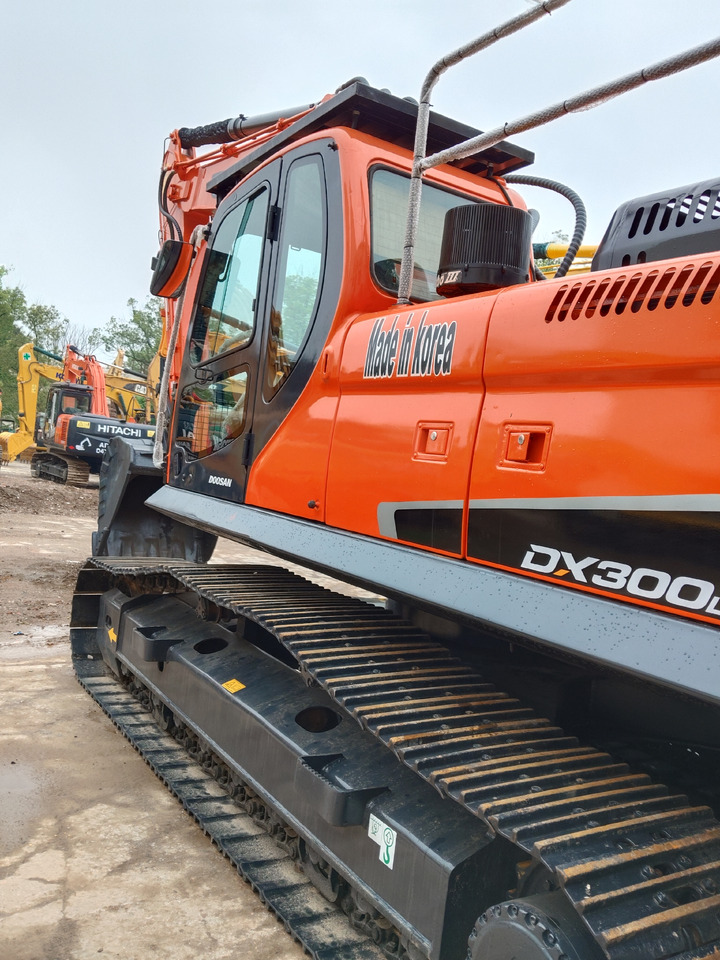 DOOSAN DX300LC-9C DX 300 LC A - Гусеничный экскаватор: фото 4 DOOSAN DX300LC-9C DX 300 LC A - Гусеничный экскаватор: фото 4