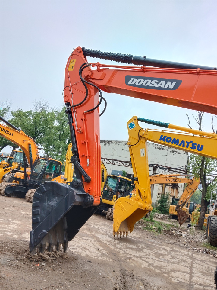 DOOSAN DX300LC-9C DX 300 LC A - Гусеничный экскаватор: фото 2 DOOSAN DX300LC-9C DX 300 LC A - Гусеничный экскаватор: фото 2