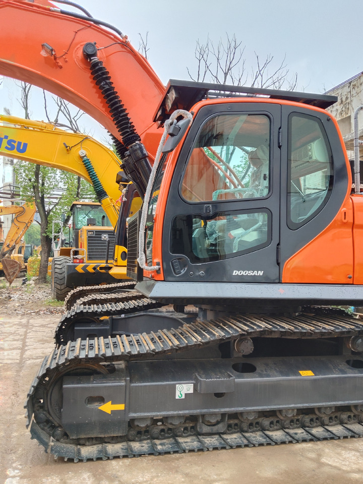 DOOSAN DX300LC-9C DX 300 LC A - Гусеничный экскаватор: фото 3 DOOSAN DX300LC-9C DX 300 LC A - Гусеничный экскаватор: фото 3