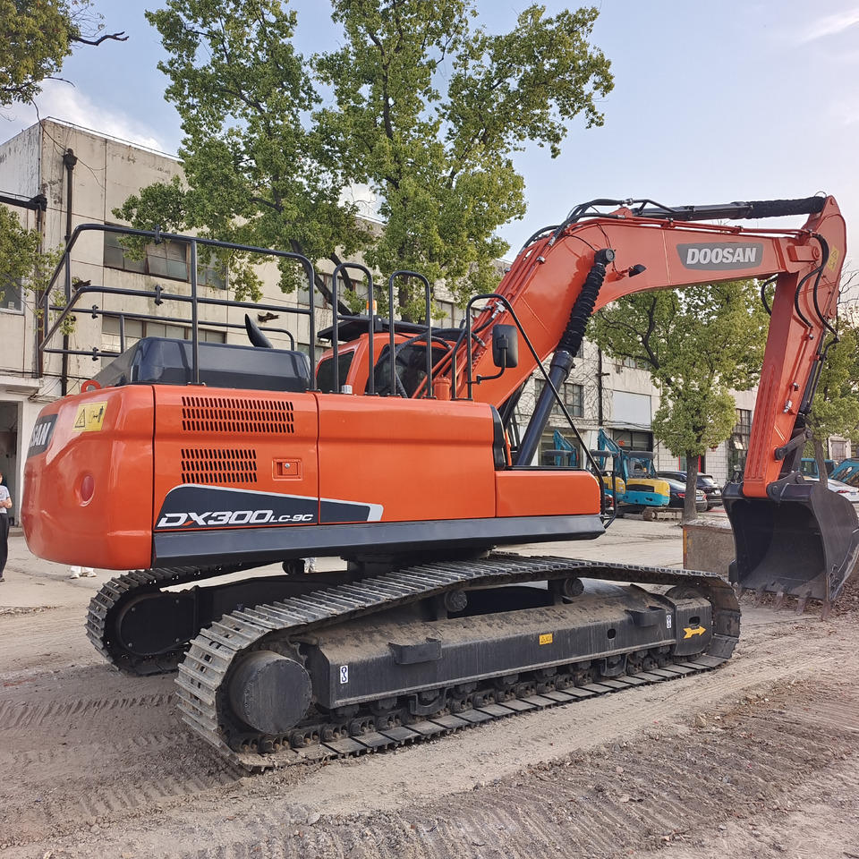 DOOSAN DX300LC-9C DX300 LC - Гусеничный экскаватор: фото 1 DOOSAN DX300LC-9C DX300 LC - Гусеничный экскаватор: фото 1