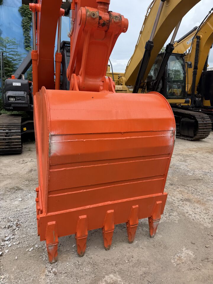 HITACHI ZX200 - Гусеничный экскаватор: фото 2 HITACHI ZX200 - Гусеничный экскаватор: фото 2