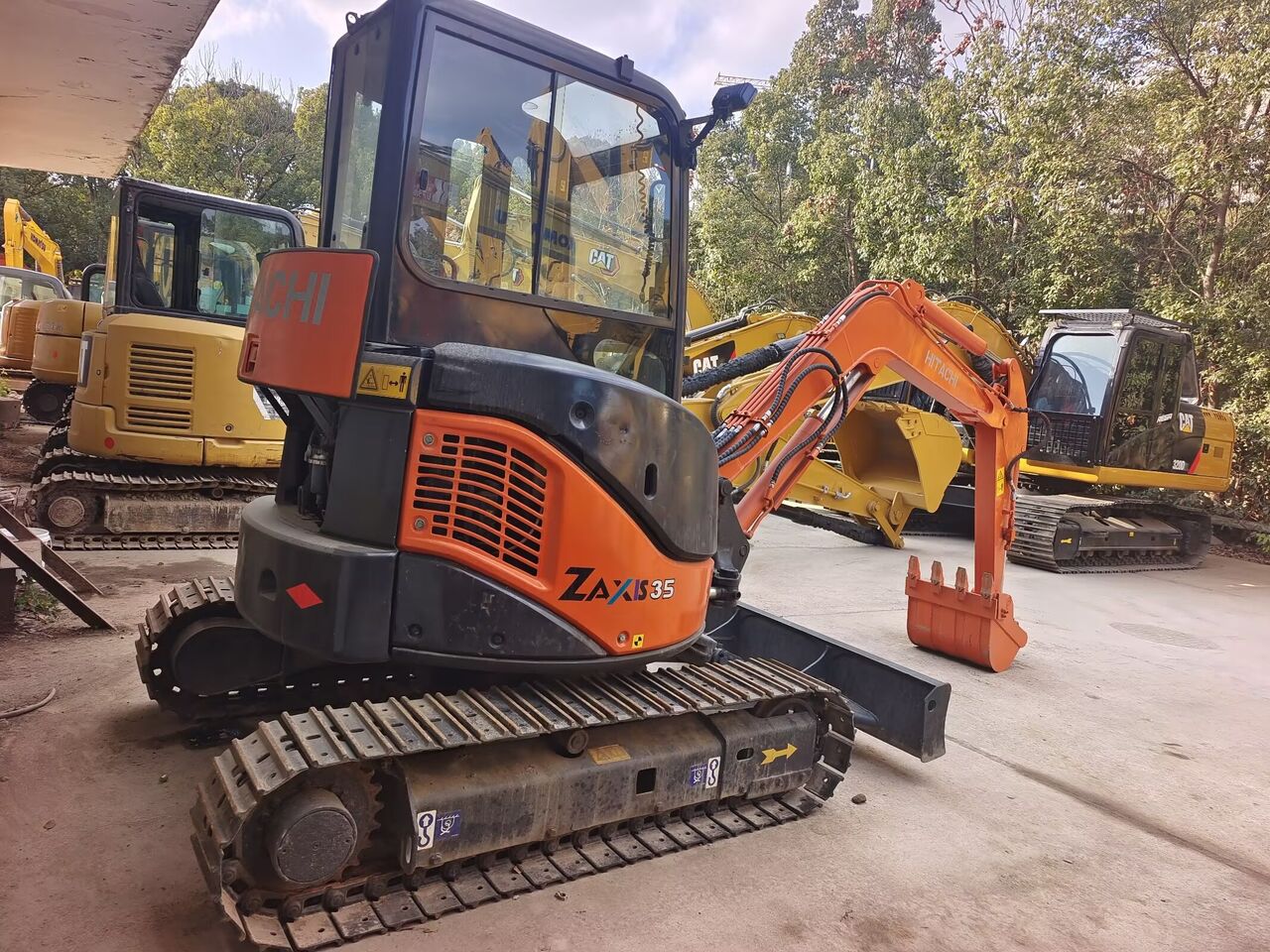 HITACHI ZX35 - Мини-экскаватор: фото 4 HITACHI ZX35 - Мини-экскаватор: фото 4