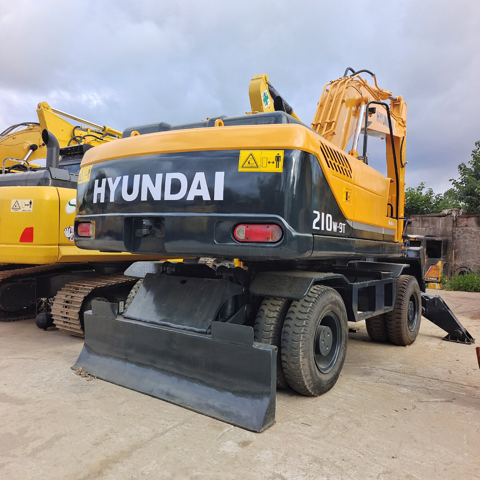 Колёсный экскаватор HYUNDAI 210W-9: фото 1