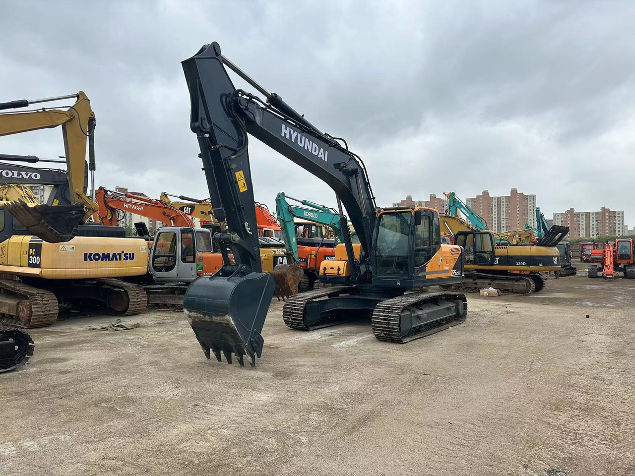 HYUNDAI 225LC-9T - Гусеничный экскаватор: фото 2 HYUNDAI 225LC-9T - Гусеничный экскаватор: фото 2