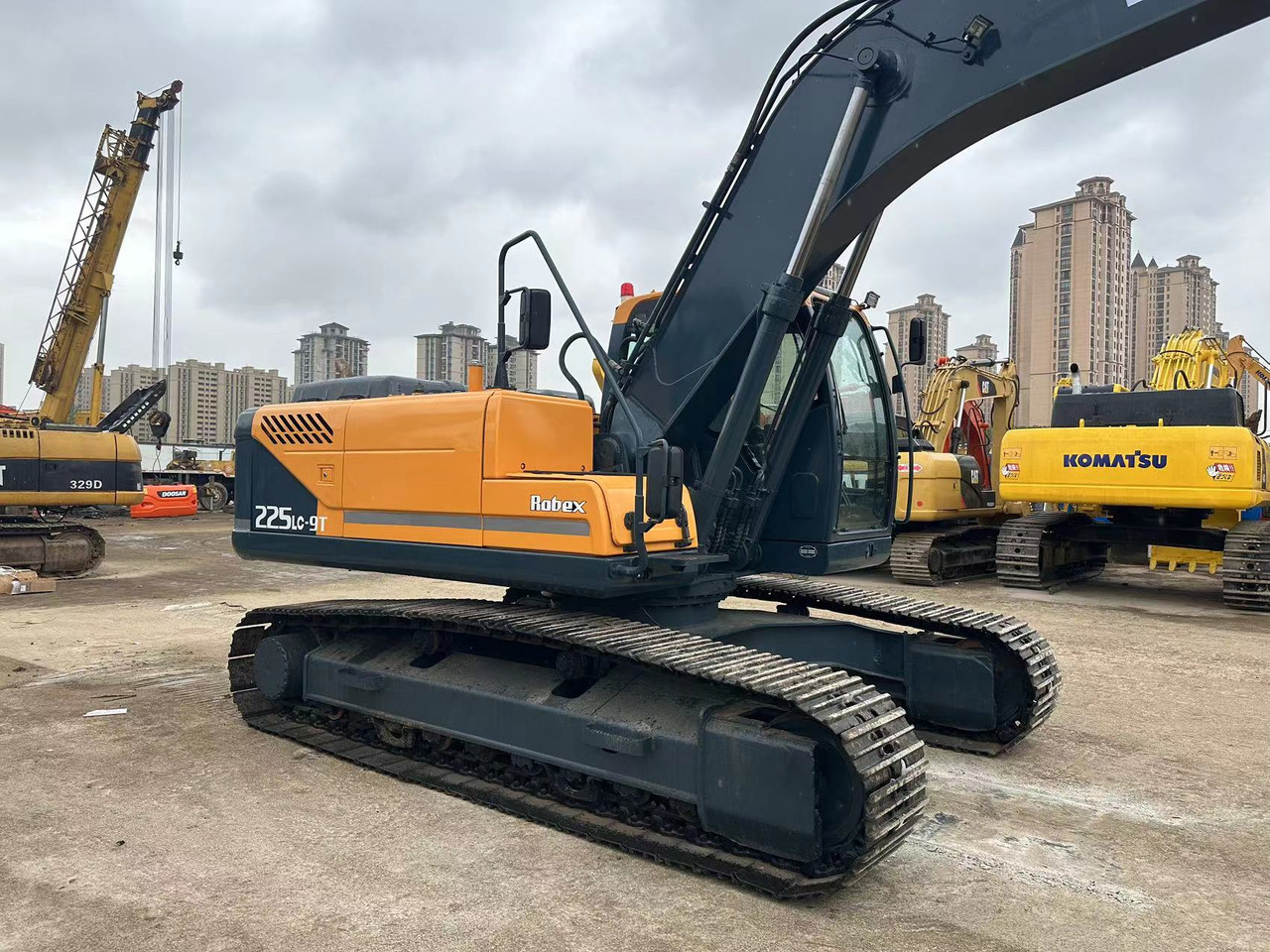 HYUNDAI 225LC-9T - Гусеничный экскаватор: фото 1 HYUNDAI 225LC-9T - Гусеничный экскаватор: фото 1