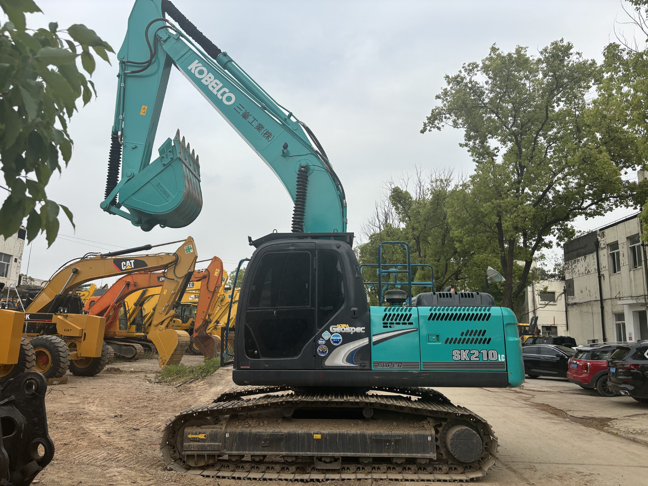 KOBELCO SK 210 LC - Гусеничный экскаватор: фото 1 KOBELCO SK 210 LC - Гусеничный экскаватор: фото 1