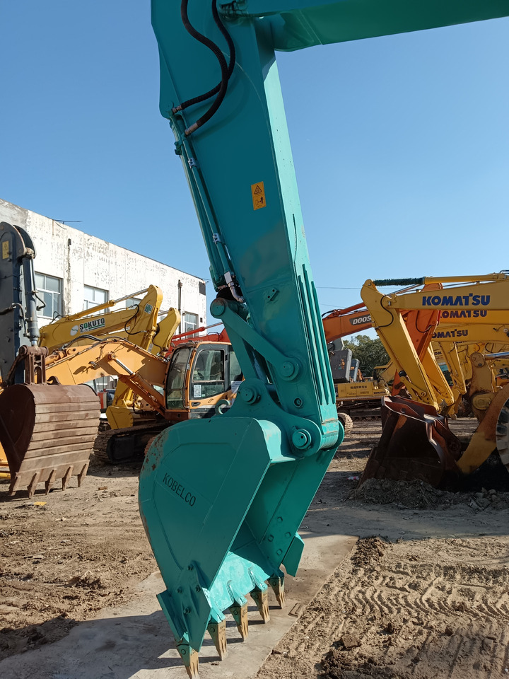 KOBELCO SK200-8 - Гусеничный экскаватор: фото 4 KOBELCO SK200-8 - Гусеничный экскаватор: фото 4