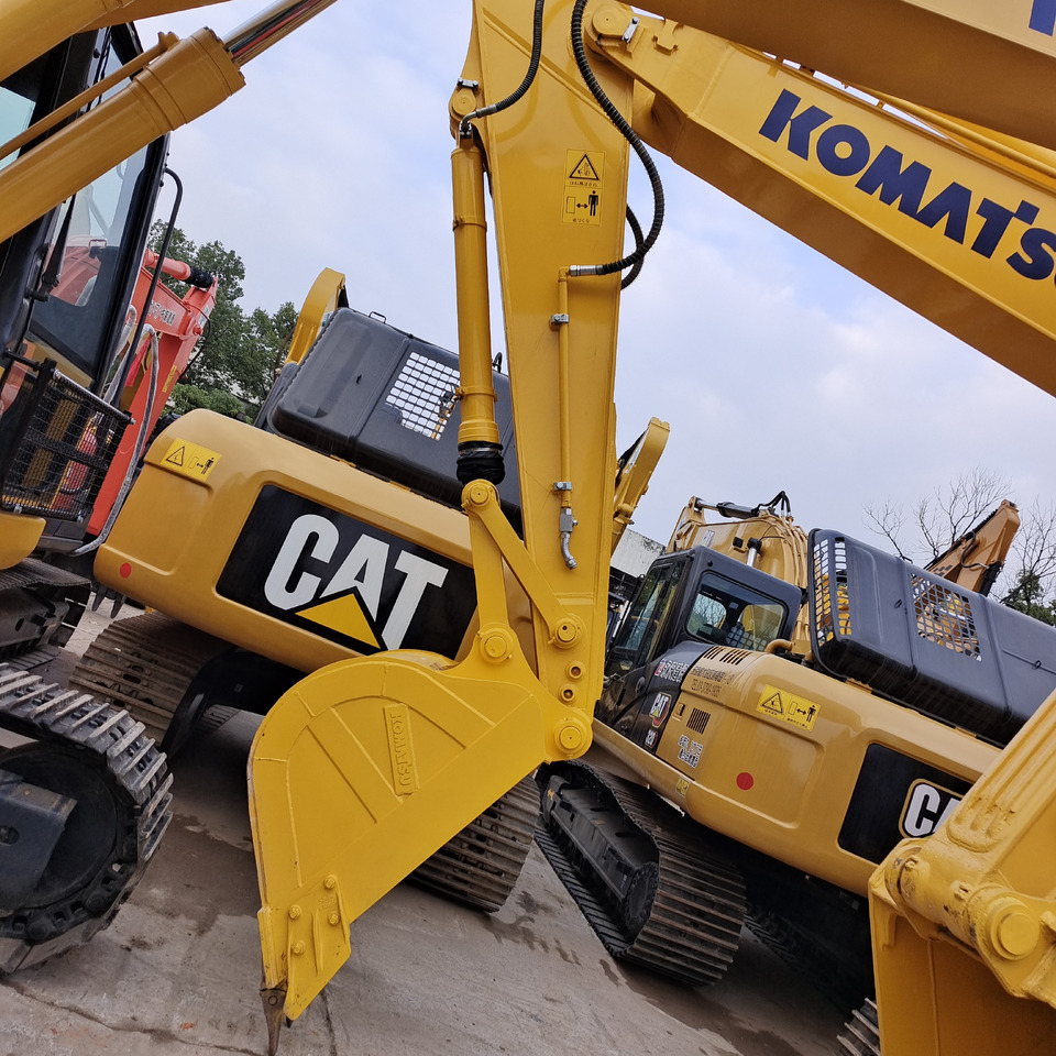 KOMATSU PC210-8 PC210LC - Гусеничный экскаватор: фото 1 KOMATSU PC210-8 PC210LC - Гусеничный экскаватор: фото 1