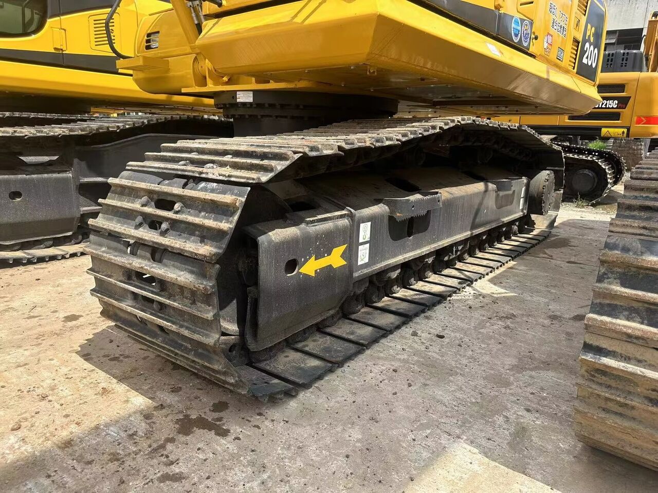 KOMATSU pc200-8 - Гусеничный экскаватор: фото 3 KOMATSU pc200-8 - Гусеничный экскаватор: фото 3