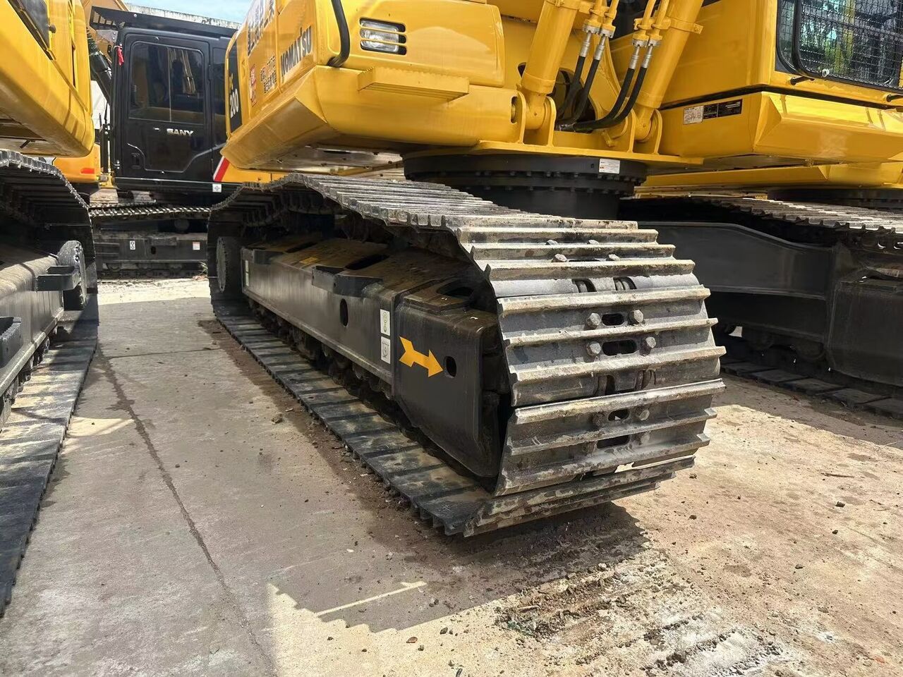 KOMATSU pc200-8 - Гусеничный экскаватор: фото 4 KOMATSU pc200-8 - Гусеничный экскаватор: фото 4
