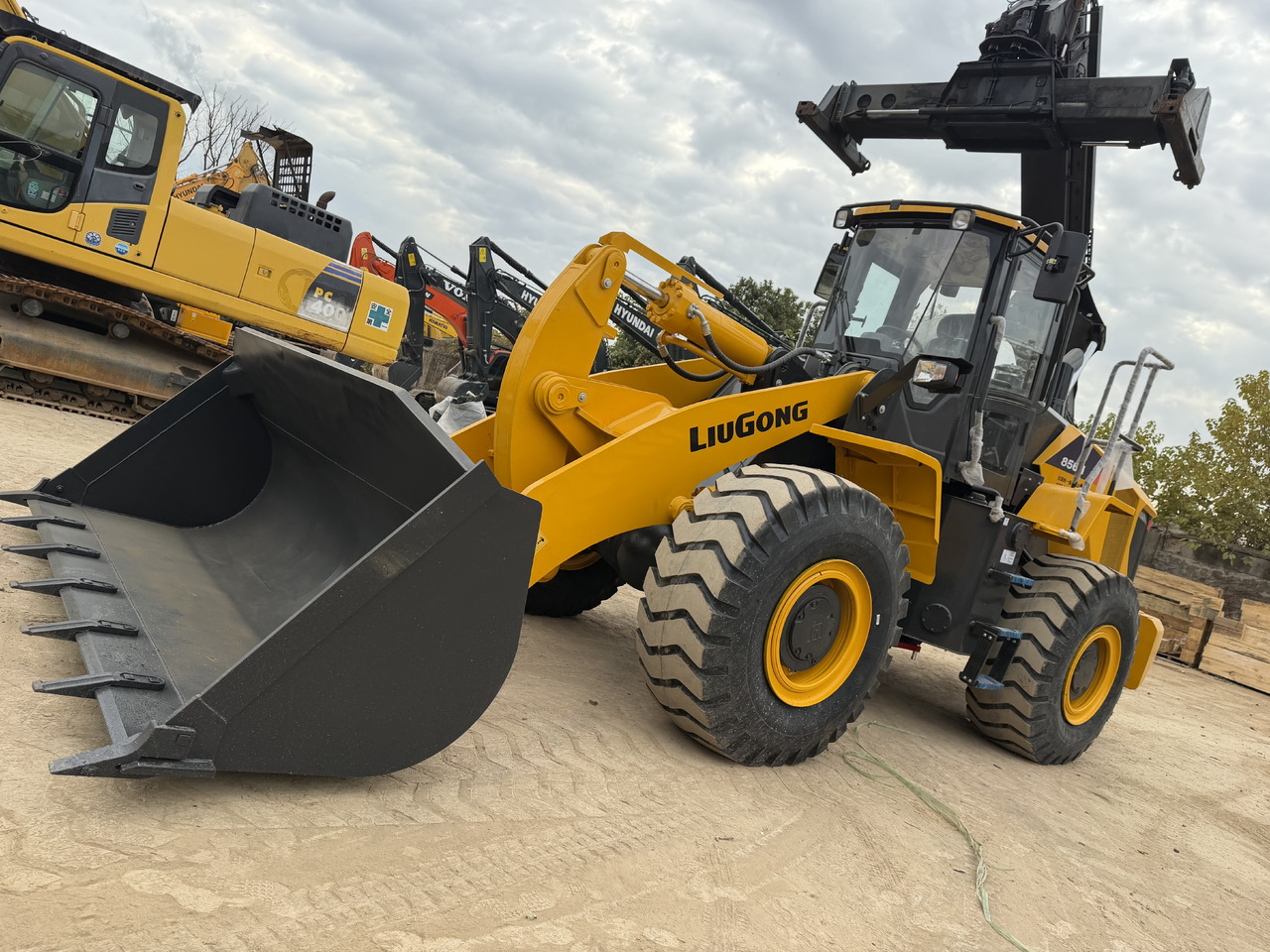 LIUGONG 856H - Колёсный погрузчик: фото 1 LIUGONG 856H - Колёсный погрузчик: фото 1