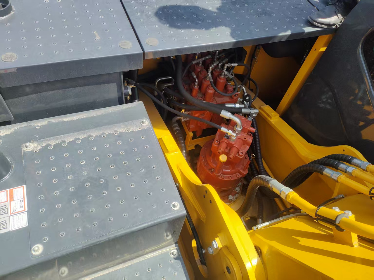 Новый Гусеничный экскаватор LIUGONG 920FG4 100% Brand New 21.5 TON 20 TON: фото 10 Новый Гусеничный экскаватор LIUGONG 920FG4 100% Brand New 21.5 TON 20 TON: фото 10