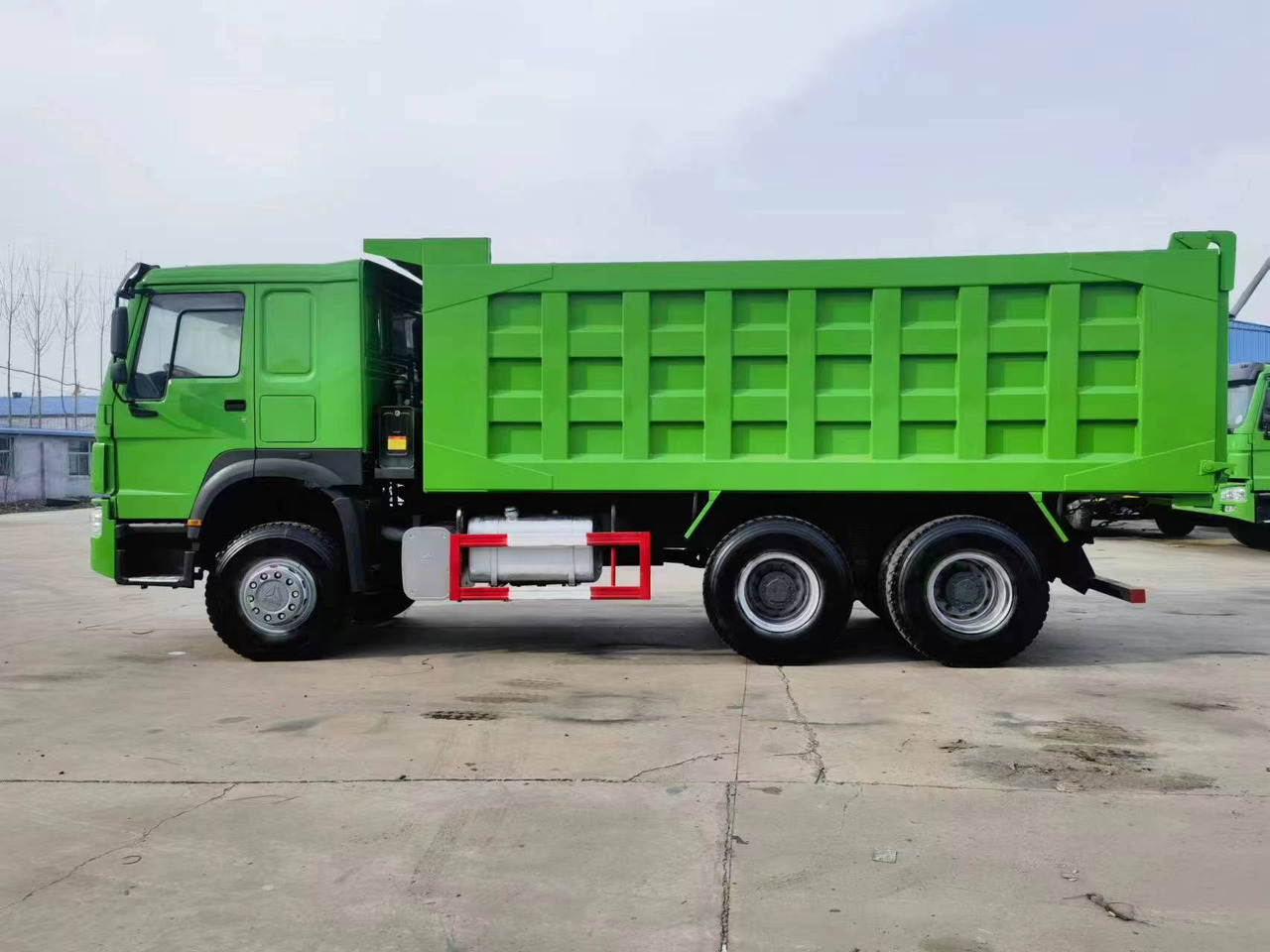 SINOTRUK HOWO 371 375 380 400 420 460 HP DUMP TRUCK - Самосвал: фото 1 SINOTRUK HOWO 371 375 380 400 420 460 HP DUMP TRUCK - Самосвал: фото 1