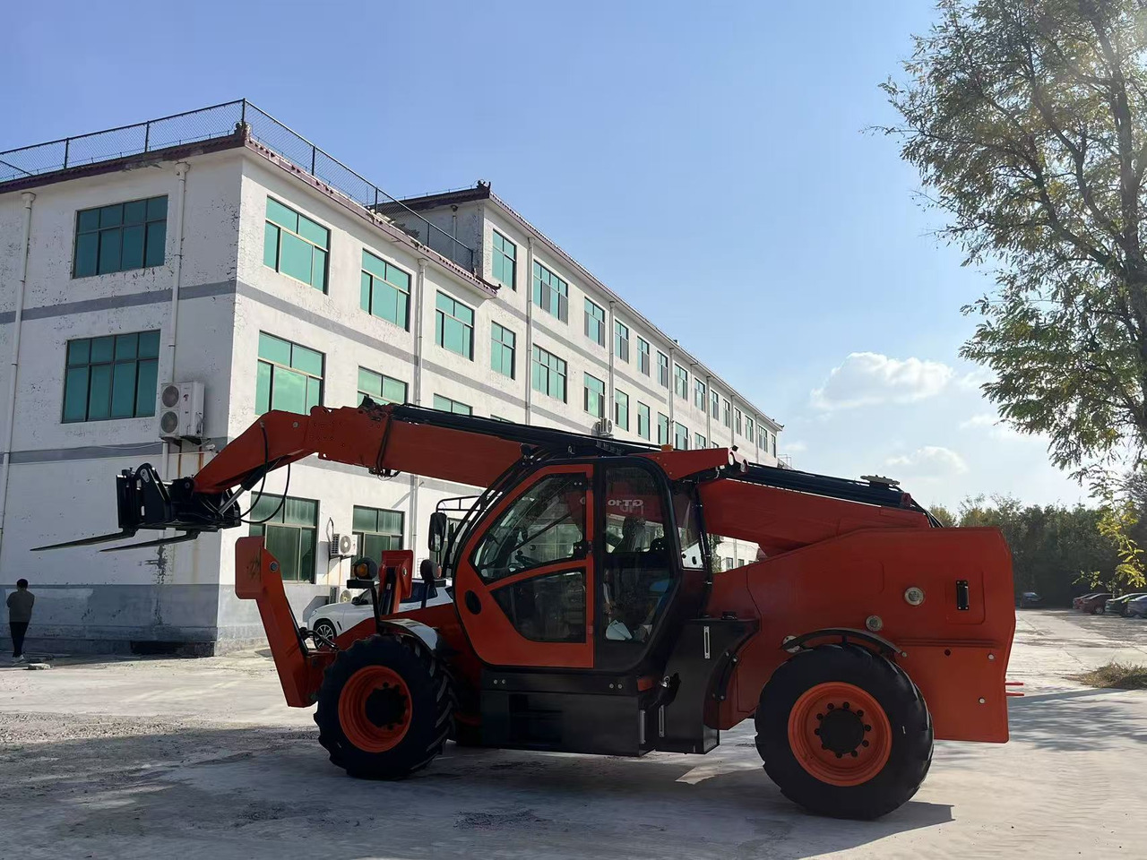 XCMG 17.5 METER BRAND NEW - Телескопический погрузчик: фото 3 XCMG 17.5 METER BRAND NEW - Телескопический погрузчик: фото 3