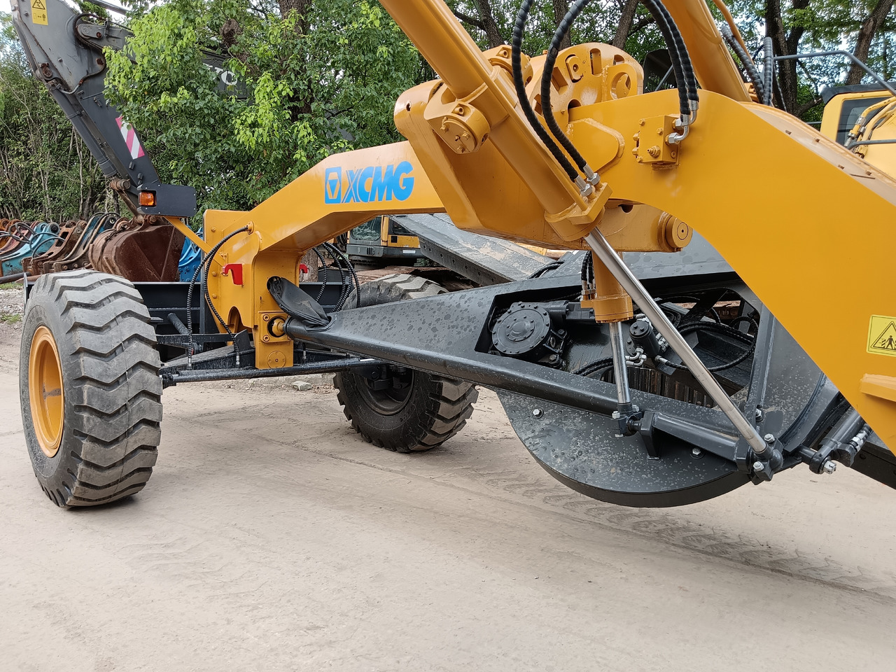 Грейдер XCMG GR2153 WITH RIPPER AND TWO BLADES: фото 10
