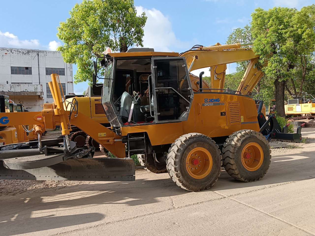 Грейдер XCMG GR2153 WITH RIPPER AND TWO BLADES: фото 14 Грейдер XCMG GR2153 WITH RIPPER AND TWO BLADES: фото 14