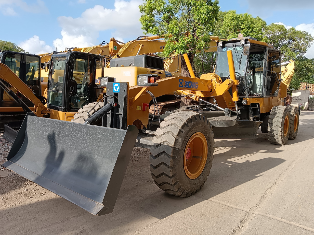 Грейдер XCMG GR2153 WITH RIPPER AND TWO BLADES: фото 15 Грейдер XCMG GR2153 WITH RIPPER AND TWO BLADES: фото 15