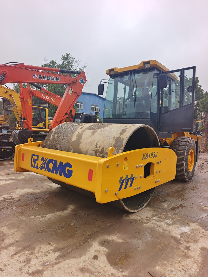 XCMG XS183J - Дорожный каток: фото 2 XCMG XS183J - Дорожный каток: фото 2