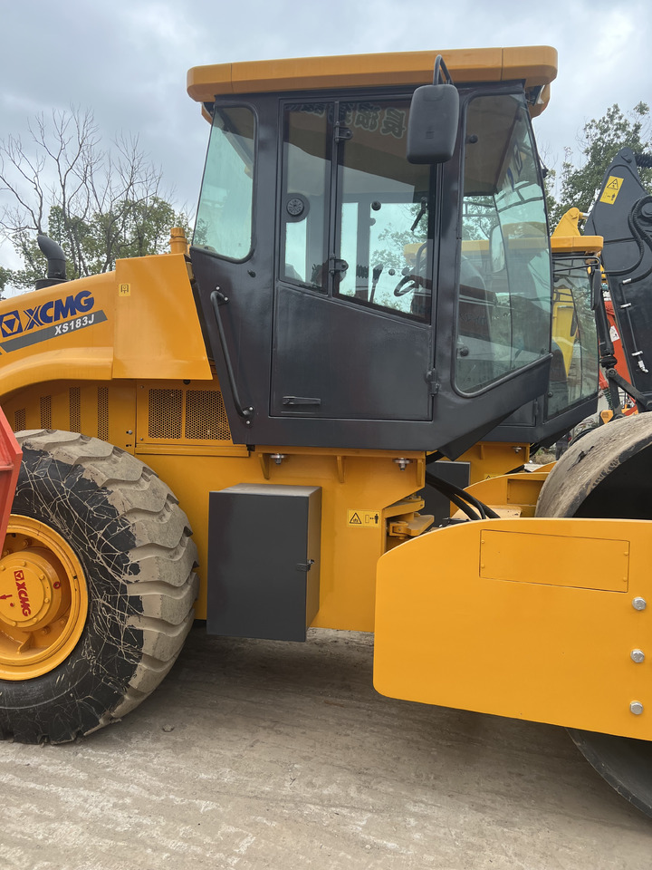 XCMG XS183J - Дорожный каток: фото 5 XCMG XS183J - Дорожный каток: фото 5