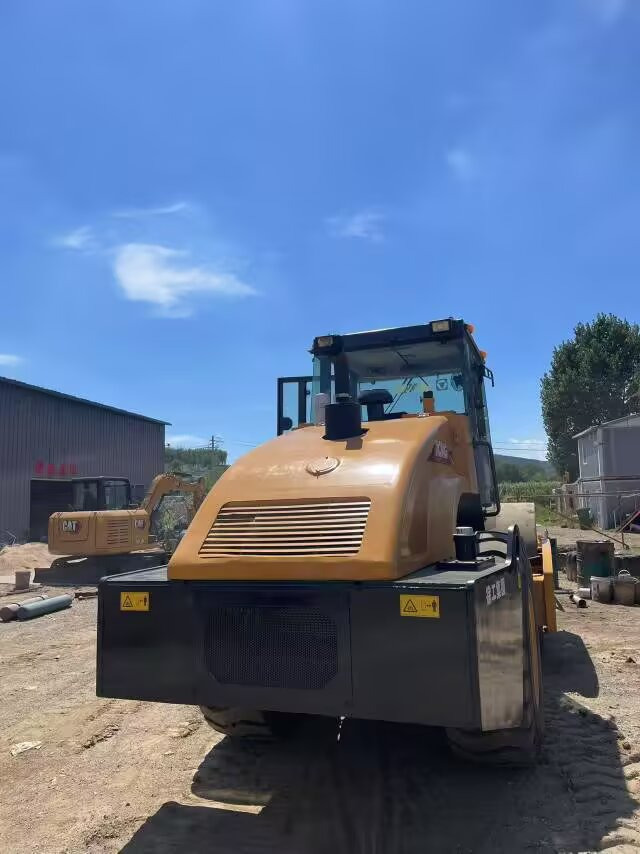 XCMG XS222J - Дорожный каток: фото 5 XCMG XS222J - Дорожный каток: фото 5