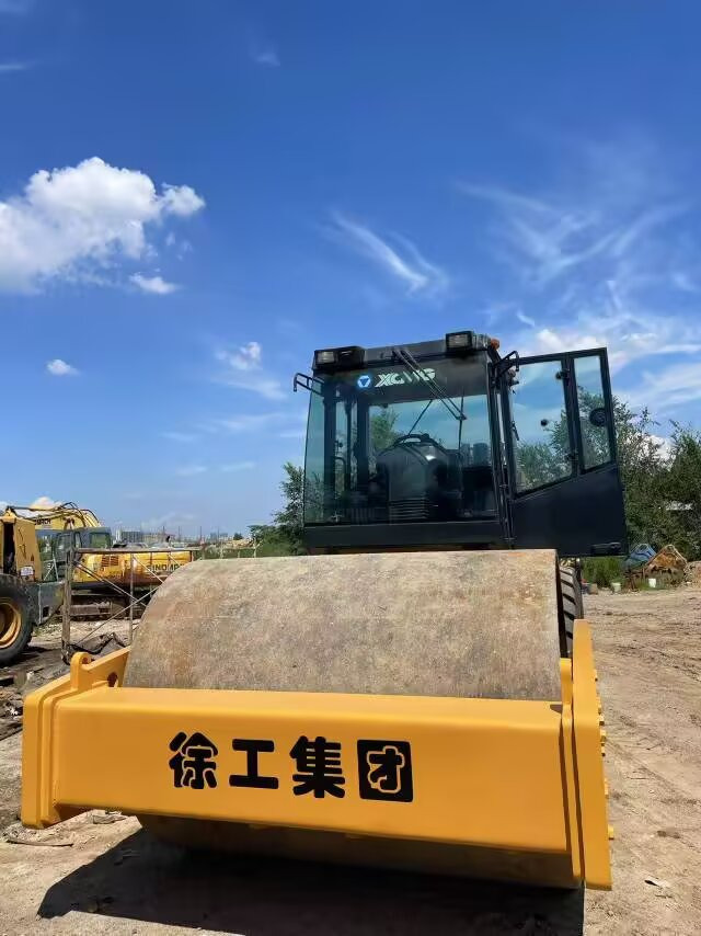 XCMG XS222J - Дорожный каток: фото 5 XCMG XS222J - Дорожный каток: фото 5