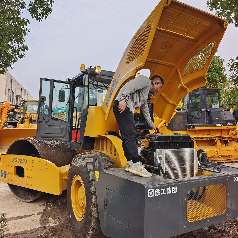 XCMG XS223J - Дорожный каток: фото 1 XCMG XS223J - Дорожный каток: фото 1