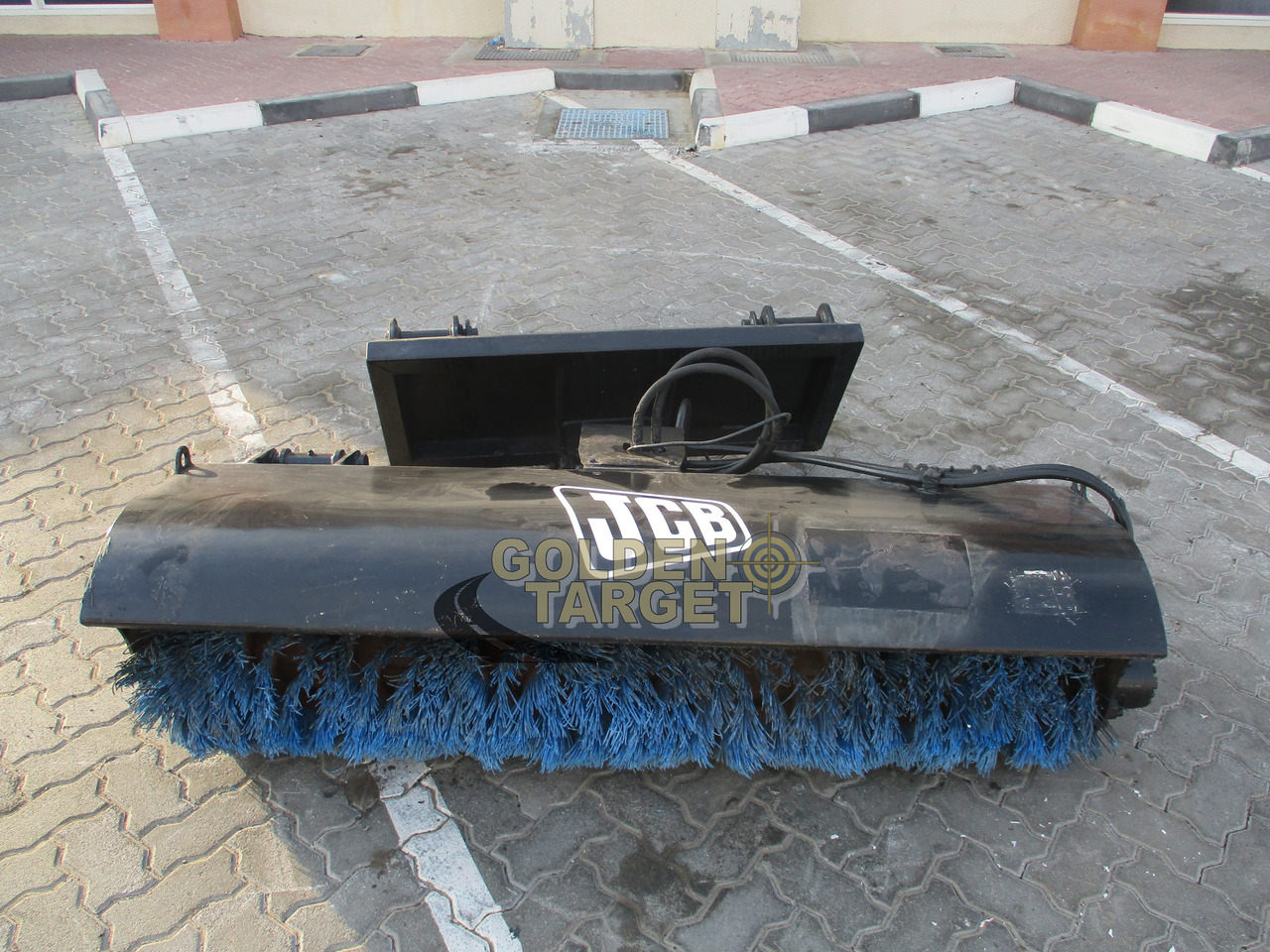 JCB Broom Attachment - Щетка для Мини-погрузчиков с бортовым поворотом: фото 1 JCB Broom Attachment - Щетка для Мини-погрузчиков с бортовым поворотом: фото 1