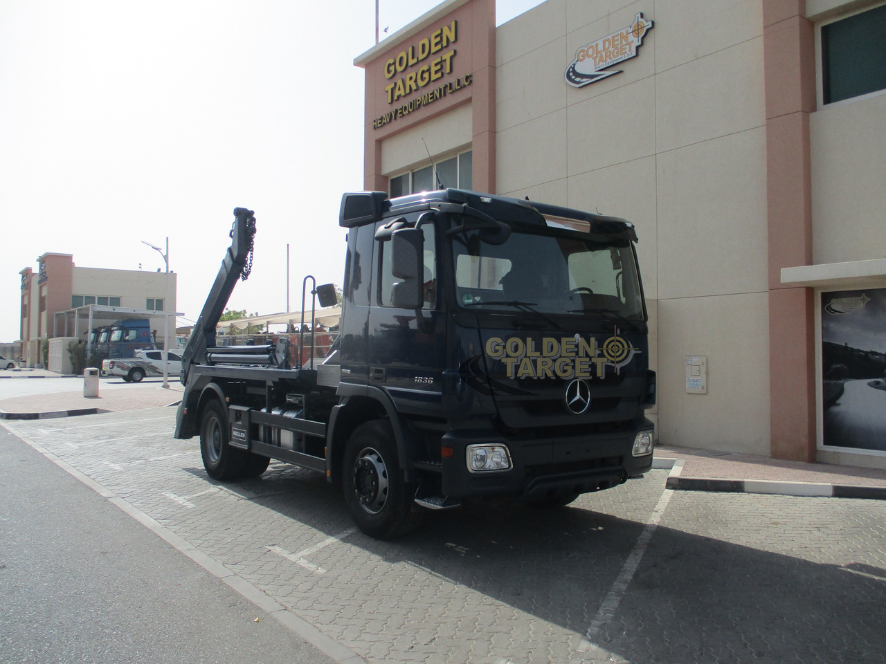 MERCEDES-BENZ Actros 1836 4x2 Skip Loader - Портальный бункеровоз: фото 1 MERCEDES-BENZ Actros 1836 4x2 Skip Loader - Портальный бункеровоз: фото 1