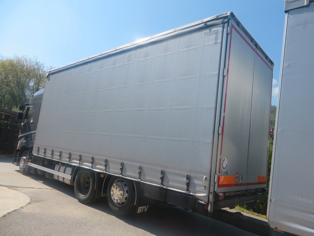 Renault T480 SC 6x2 tandem jumbo 116m3 - Тентованный грузовик: фото 5 Renault T480 SC 6x2 tandem jumbo 116m3 - Тентованный грузовик: фото 5