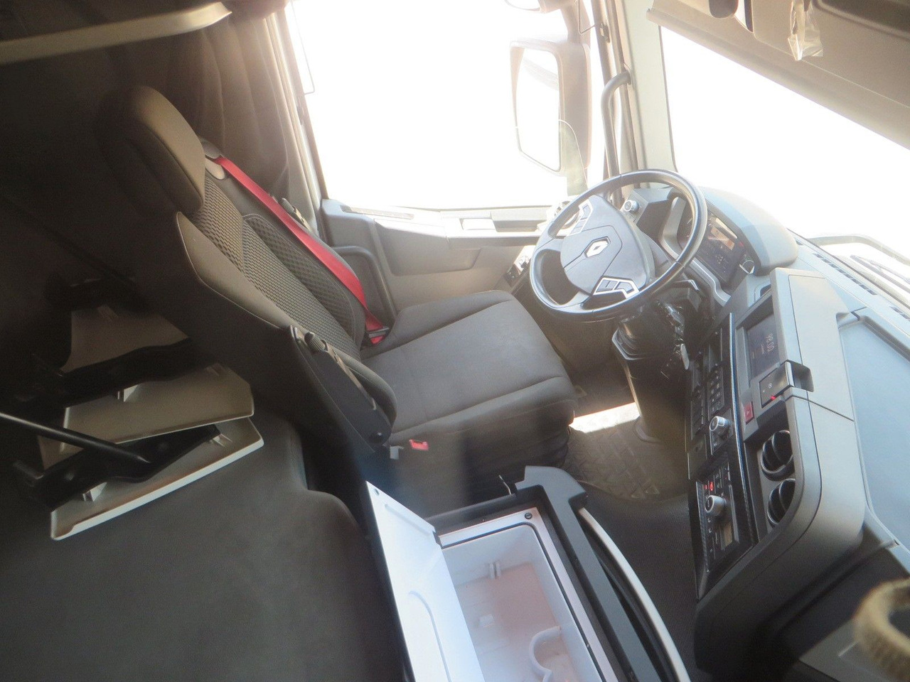 Тягач Renault T480 SC 4x2Tractor, Retarder: фото 17