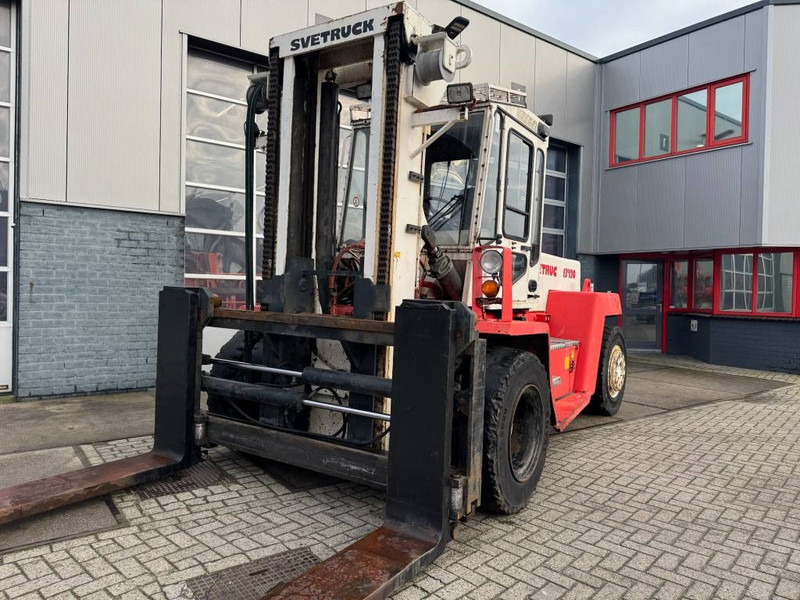 Svetruck 13,6- 1200 - Дизельный погрузчик: фото 4 Svetruck 13,6- 1200 - Дизельный погрузчик: фото 4