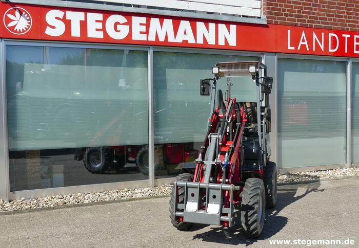 Weidemann 1140 - Компактный фронтальный погрузчик: фото 1 Weidemann 1140 - Компактный фронтальный погрузчик: фото 1
