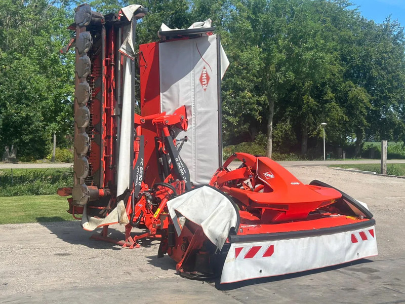 Kuhn FC 9530 D-FF Kuhn FC3125DF-FF triple maaier combi vlindermaaier - Косилка: фото 1 Kuhn FC 9530 D-FF Kuhn FC3125DF-FF triple maaier combi vlindermaaier - Косилка: фото 1