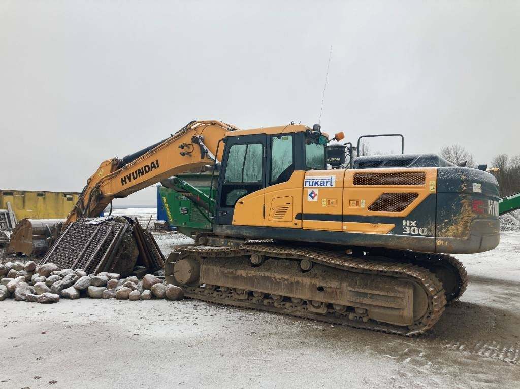Hyundai HX 300 L - Гусеничный экскаватор: фото 1 Hyundai HX 300 L - Гусеничный экскаватор: фото 1