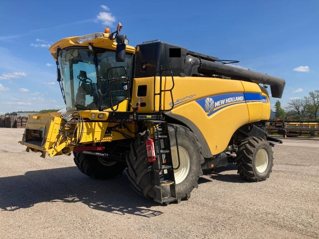Зерноуборочный комбайн New Holland CX 8070: фото 1