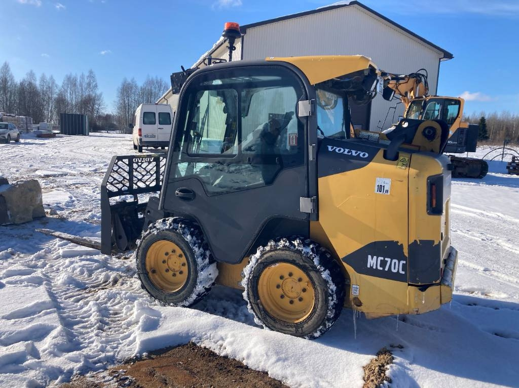 Volvo MC70C - Мини-погрузчик с бортовым поворотом: фото 2 Volvo MC70C - Мини-погрузчик с бортовым поворотом: фото 2