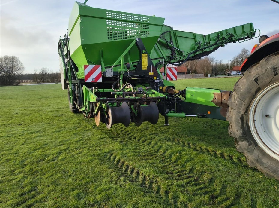 AVR 8200 - Картофелеуборочный комбайн: фото 2 AVR 8200 - Картофелеуборочный комбайн: фото 2