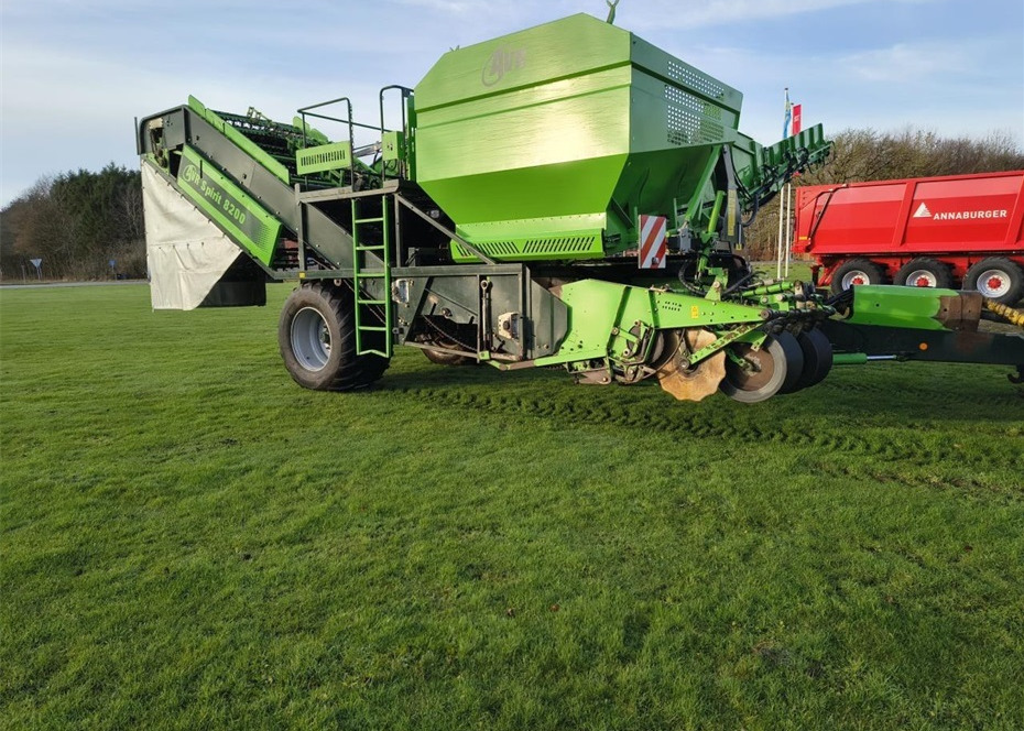 AVR 8200 - Картофелеуборочный комбайн: фото 3 AVR 8200 - Картофелеуборочный комбайн: фото 3