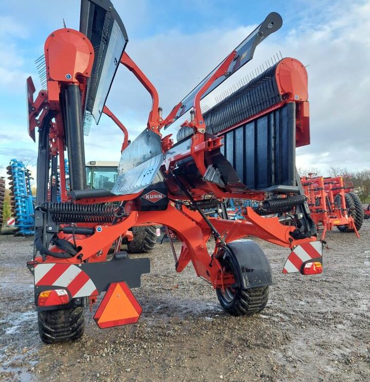 Kuhn Merge Maxx 950 - Сеноворошилка: фото 4 Kuhn Merge Maxx 950 - Сеноворошилка: фото 4
