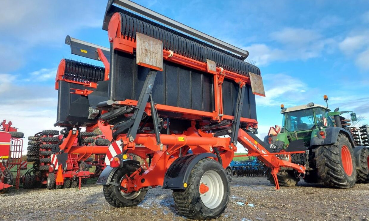 Kuhn Merge Maxx 950 - Сеноворошилка: фото 3 Kuhn Merge Maxx 950 - Сеноворошилка: фото 3