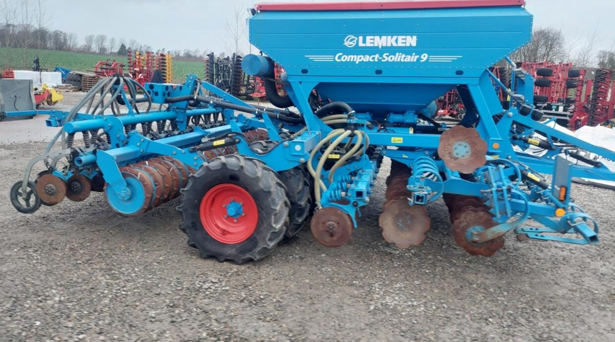 Lemken COMPACT-SOLITAIR 9/400 HD - Сеялка: фото 1 Lemken COMPACT-SOLITAIR 9/400 HD - Сеялка: фото 1