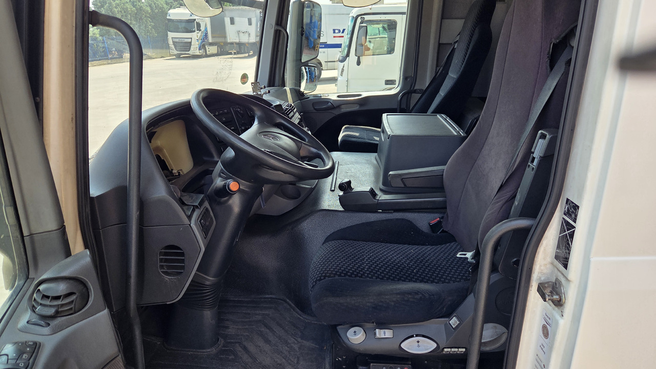 MERCEDES ACTROS MP3 MEDIUM - Кабина: фото 5 MERCEDES ACTROS MP3 MEDIUM - Кабина: фото 5