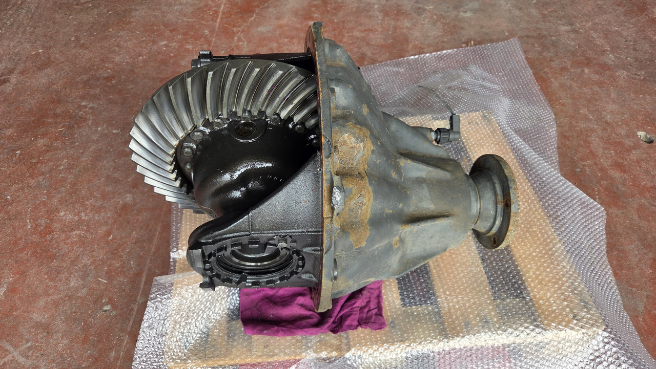 MERCEDES-BENZ ACTROS MP3 RADIO 40-13 - Бортовой редуктор для Грузовиков: фото 3 MERCEDES-BENZ ACTROS MP3 RADIO 40-13 - Бортовой редуктор для Грузовиков: фото 3