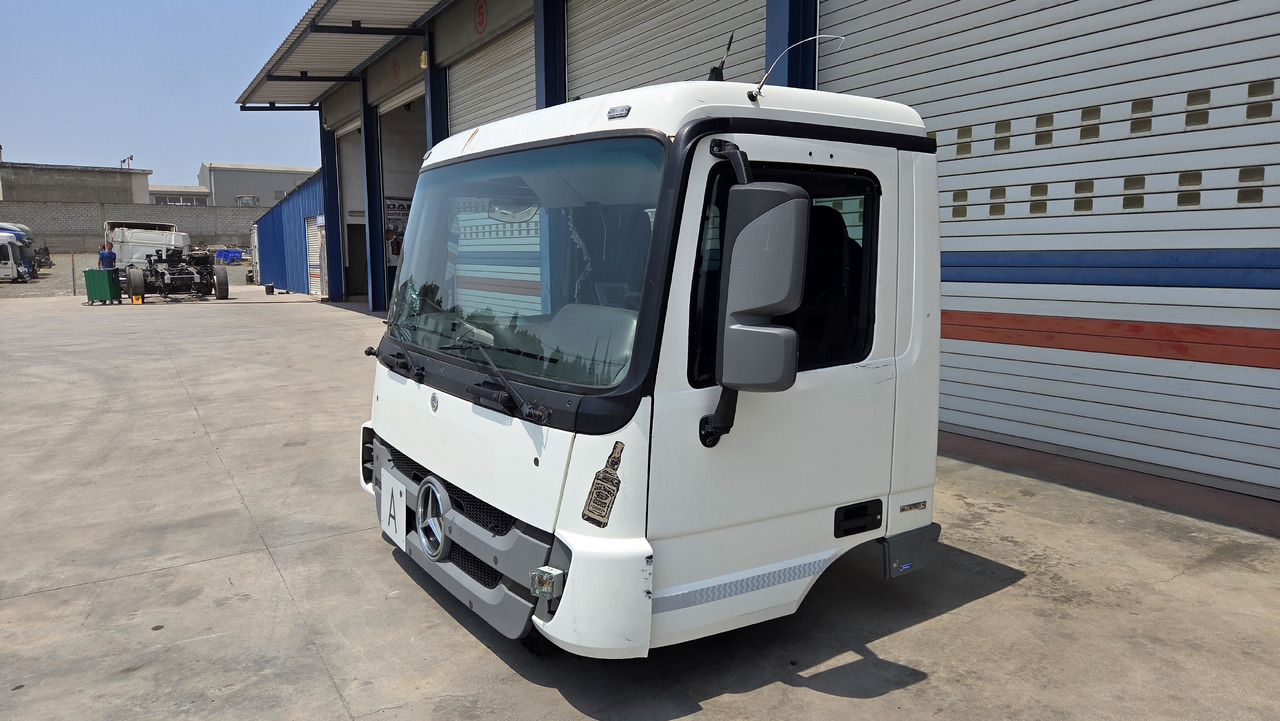 MERCEDES-BENZ ACTROS MP3 SHORT 9416002005 - Кабина: фото 2 MERCEDES-BENZ ACTROS MP3 SHORT 9416002005 - Кабина: фото 2