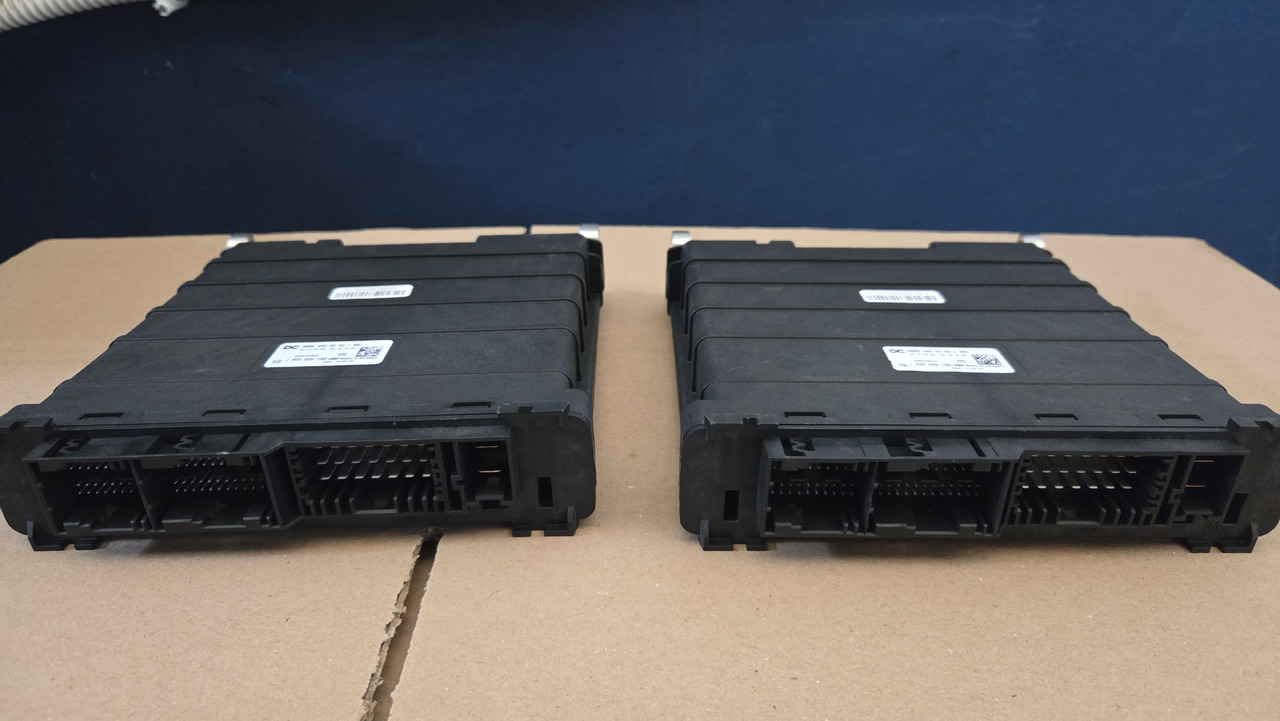 MERCEDES-BENZ PROGRAMMABLE SPECIAL MODUL XMC - Приборная панель: фото 3 MERCEDES-BENZ PROGRAMMABLE SPECIAL MODUL XMC - Приборная панель: фото 3