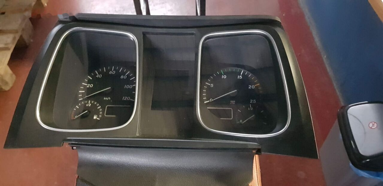 Mercedes-Benz INSTRUMENT PANEL ACTROS EURO 6 Mercedes-Benz ACTROS MP4 - Приборная панель для Грузовиков: фото 2 Mercedes-Benz INSTRUMENT PANEL ACTROS EURO 6 Mercedes-Benz ACTROS MP4 - Приборная панель для Грузовиков: фото 2